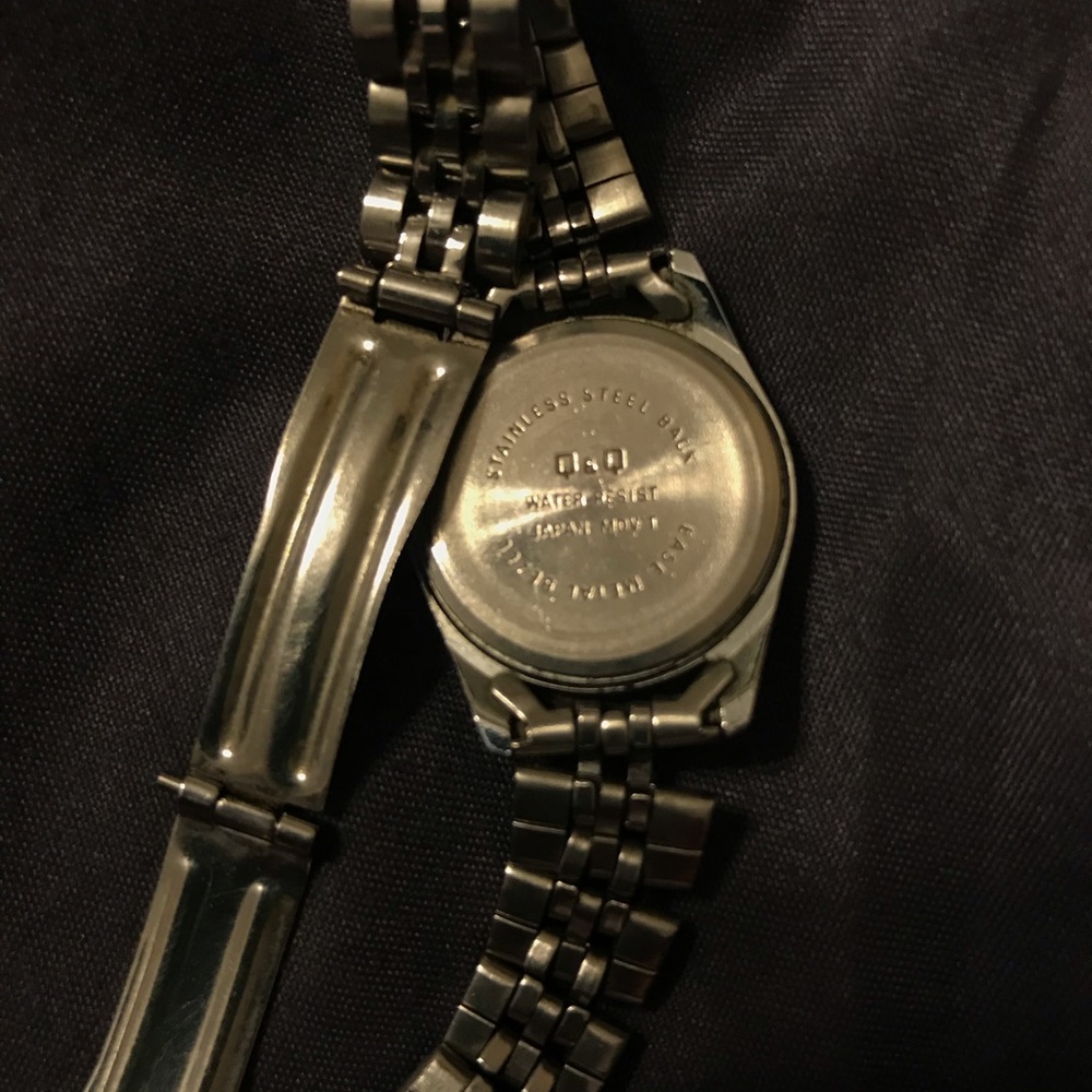 ⛓Q&Q Watch⛓ - Picture 3 of 3